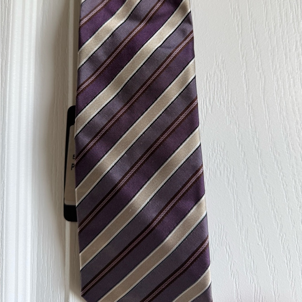 NEW HUGO Elegant Purple Striped Tie